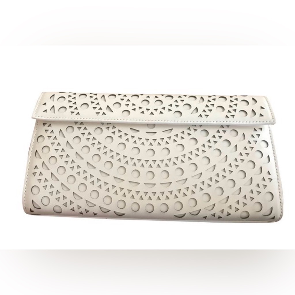 Alaa Laser-Cut Vienne Leather Clutch